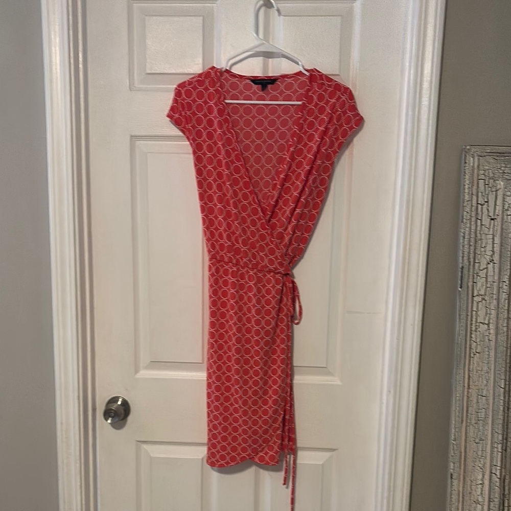 Banana Republic orange wrap dress. Perfect for summer wedding!